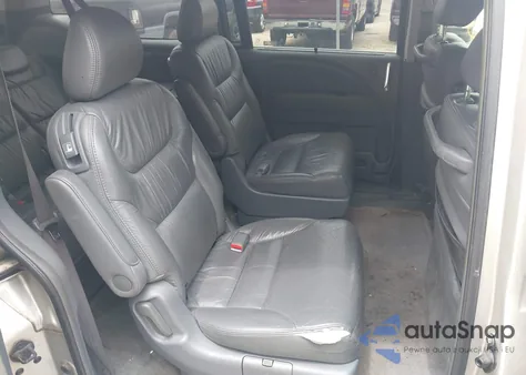 2006 Honda Odyssey Touring z USA, uszkodzony, nr VIN 5FNRL388X6B126550